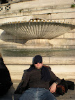 Ale in Piazza del Popolo, riposino