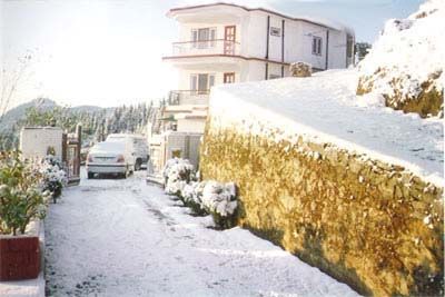 Sunrise Villa Shimla; 2N/3D Rs 3100 only including meals