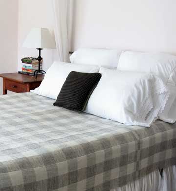 Swans Island Winter Blanket in White with Grey Checks