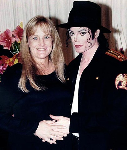 [michael jackson e debbie rowe[3].jpg]