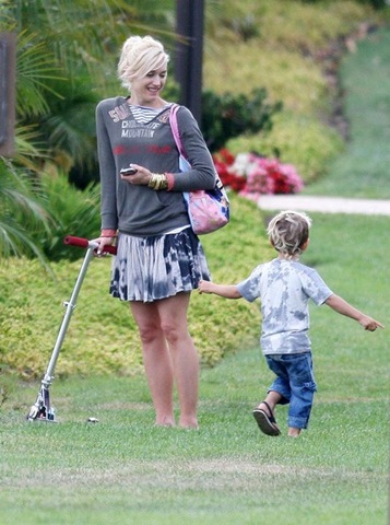 [Gwen Stafani 2[3].jpg]