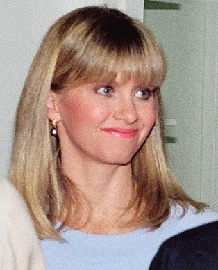 [Olivia_newtonjohn_1988b[3].jpg]