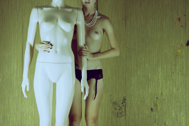 [Yulia Gorodinski Photos more freak show blog (12)[4].jpg]