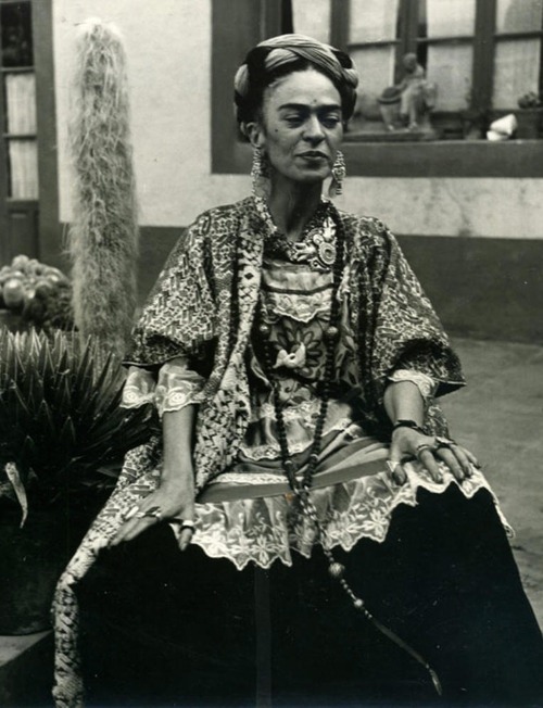 [Frida Kahlo Fotos e Frases (4)[4].jpg]