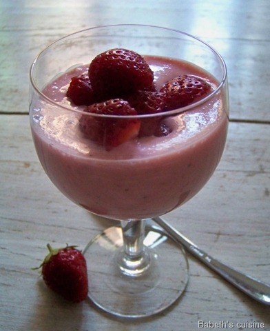 [yaourt aux fraises[7].jpg]