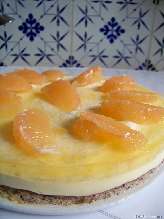 [dacquoise noisettes crème légère pamplemousse 2[9].jpg]