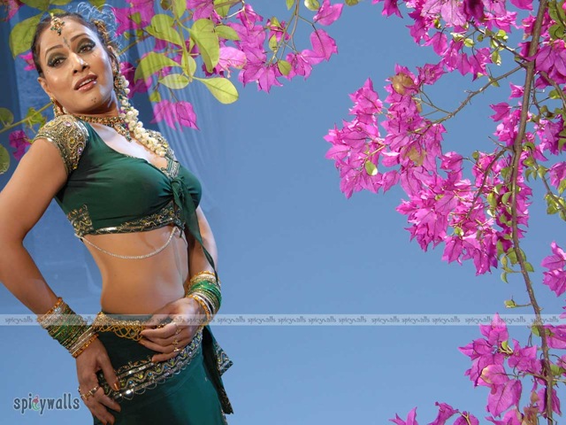 [Bhojpuri Actress Paki Hedge Photo Gallery[2].jpg]