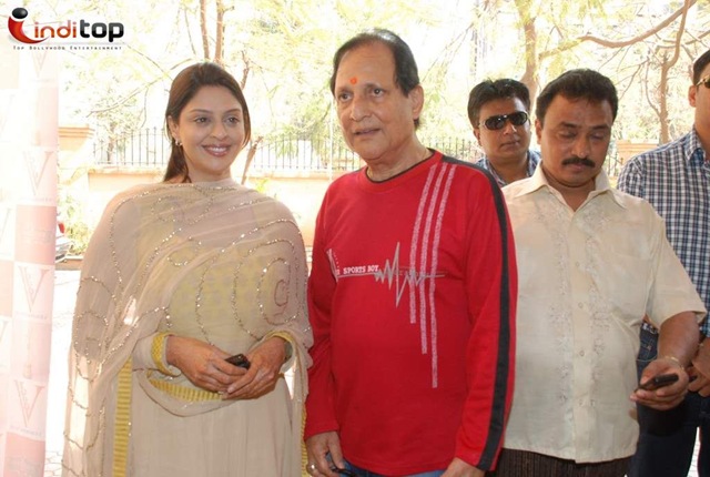 [Nagma at 5th Bhojpuri Awards press meet 2[2].jpg]