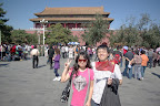注意哈,拿旗子的胖哥哥是导游哈,1块5买了个旗子显摆身份! _IGP2492.jpg