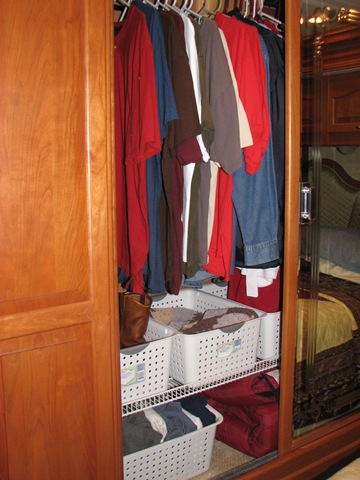 [BR Closet Baskets - Packed 002[4].jpg]