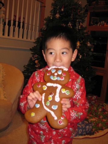 [gingerbread_wth_aunty2[2].jpg]