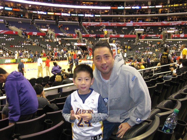 [laker_game_dad_40th_bday_gift[2].jpg]