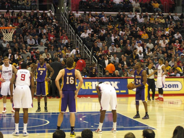 [laker_game_kobe1[2].jpg]