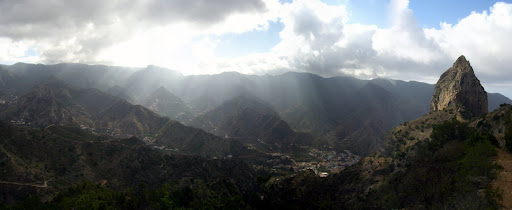 Cano Rock and Vallehermoso