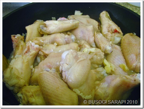 A.manok simmering&copy; BUSOG! SARAP! 2010