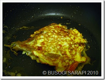 Tortang talong step3© BUSOG! SARAP! 2010 Tortang talong step3© BUSOG! SARAP! 2010