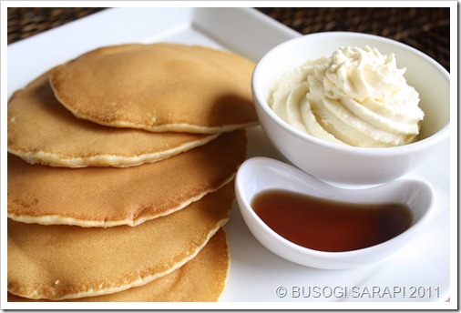 PANCAKES WITH WHIPPED VANILLA CREAM & SYRUP PIC2© BUSOG! SARAP! 2011