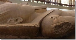 Ramses II statue01