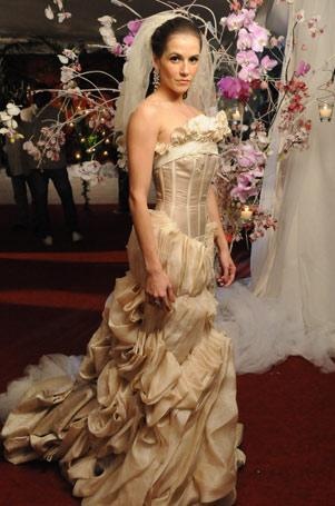 [a favorita vestido de noiva maria do céu - deborah secco[3].jpg]