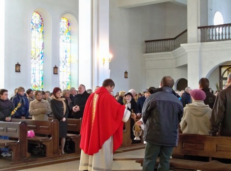 Niedziela Palmowa w kościele pod wezwaniem Matki Boskiej Częstochowskiej w Starachowicach