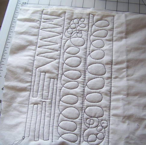 [free motion quilting practice[2].jpg]