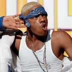 sisqo-handwave.jpg