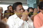 Samy Vellu praying Samy Vellu praying