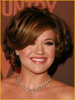 kelly clarkson with side bangs
