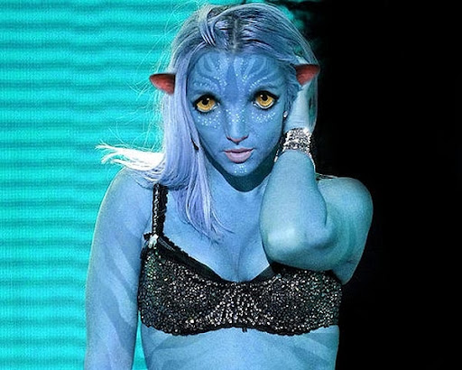 http://lh5.ggpht.com/_ubun1H7y8do/S4ro0GGir2I/AAAAAAAAAVc/2xbmumo1s0A/Famosos%20con%20look%20Avatar.JPG
