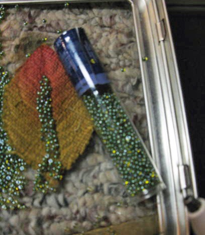 [glue arts leaf beads[4].jpg]