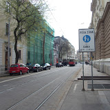 Z Jesenského ulice nie je na značke označujúcej začiatok pešej zóny povolený vjazd cyklistom, ako je to na iných vstupoch do nej.