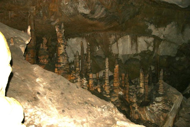 [Lewis & Clark Caverns 05[2].jpg]
