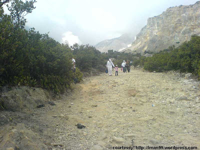 Road stone from the mountain papandayan crater to the parking area