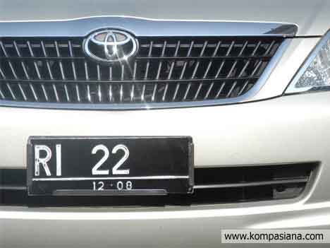Mobil Kijang Toyota Milik Menteri Perindustrian Fahmi Idris