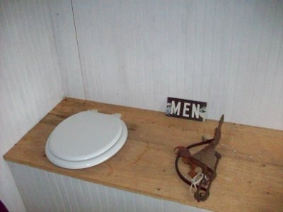 [Mens Toilet[2].jpg]