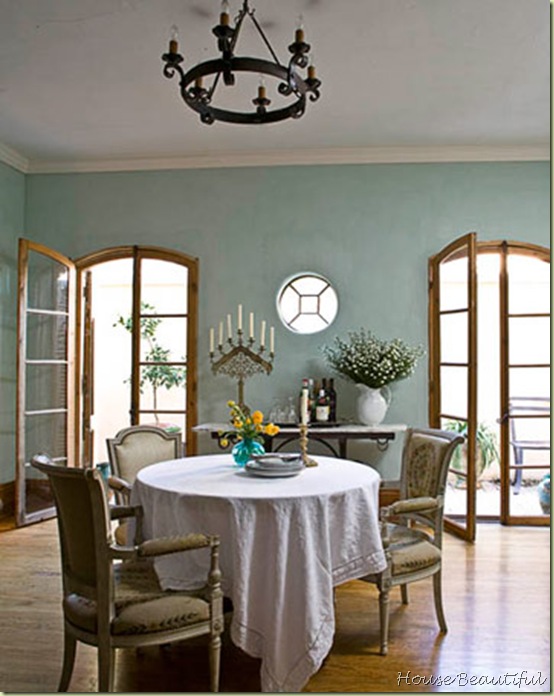 9-quiet-diningroomHouse Beautiful