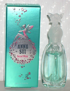 http://lh5.ggpht.com/_vRNVIhAHvqM/SXGWP06oSiI/AAAAAAAAAcQ/zWEdQDmF8Ec/s800/Secret%20Wish%20by%20Anna%20Sui%20for%20Women%20EDT%204ml.jpg