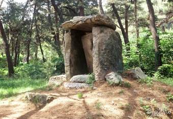 Stone chamber in Namsan-dong, Gyeongju
