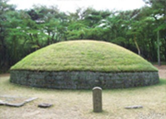 Gyeongju The Tomb of King Hongang