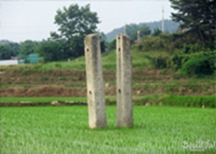 Gyeongju Namgansaji Danggan Poles
