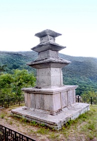 Gyeongsan Three storied stone pagoda in Seonbonsa Temple