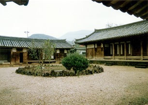 Cheongdo Ancient scholar's residence