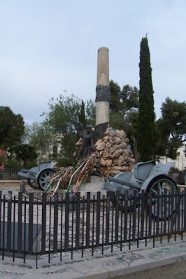 Manfredonia, Monumento ai caduti