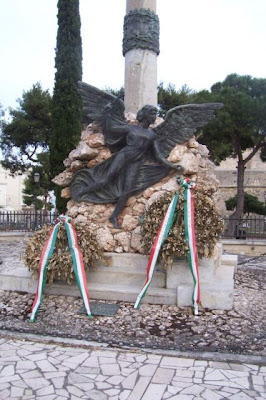 Manfredonia, Monumento ai caduti