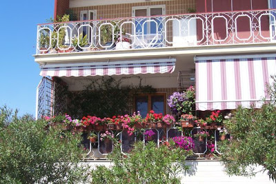 Manfredonia, Balcone fiorito