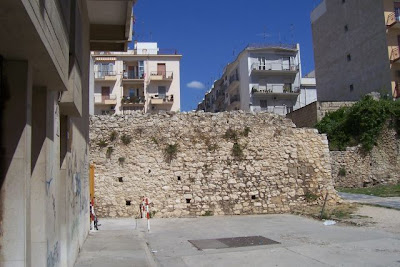 Manfredonia, Antiche mura