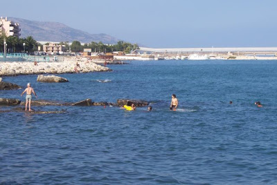 Manfredonia, Bagno sugli scogli