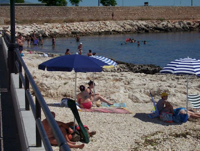 Manfredonia, Al bagno sulla scogliera