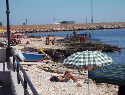 Manfredonia, Al bagno sulla scogliera