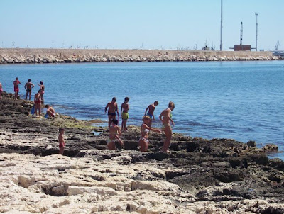 Manfredonia, Al bagno sulla scogliera